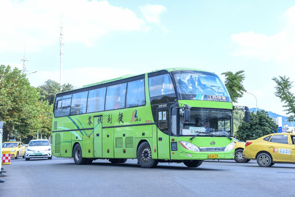 突發的團建活動，公司如何尋車？看鴻鳴（團建用車）