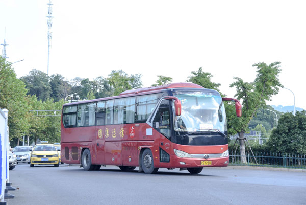企業(yè)選擇（大巴車租車平臺(tái)）怎么用車劃算？